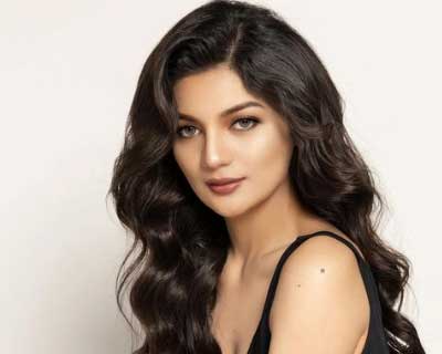 Filipina beauty Cyrille Payumo departs for Budapest for World Top Model 2022