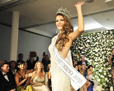 Laura Spoya Solano crowned Miss Peru Universo 2015